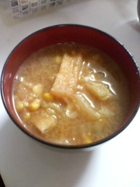 簡単☆白菜とバターコーンのお味噌汁