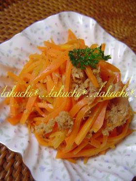 ツナそぼろでおいしいにんじんサラダ