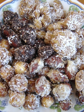 ココナッツ風味♪クリスマスのナッツ菓子