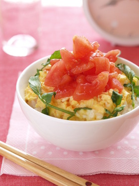 トロトロ豆乳卵の香味トマトのせ美肌丼
