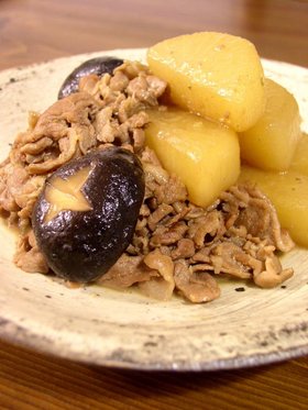 豚と大根のコク旨煮◆赤ワインが決め手