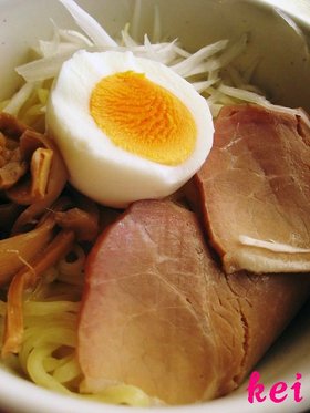 汁なしラーメン