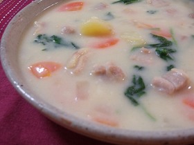シンプルホワイトクリームシチュー