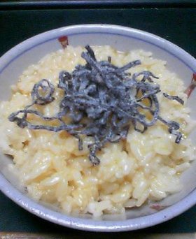 塩昆布で卵ご飯♪常識だったらごめんなさい