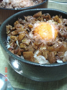 ■角煮たまカツオ節丼■