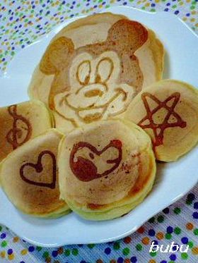 材料はいつもの!ホットケーキにお絵かき♪
