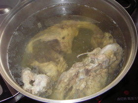 蕎麦にお雑煮に♪鶏がらスープ