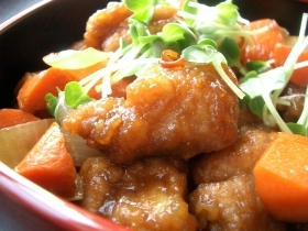 甘酢醤油にジュッ!と漬けた鶏から揚げ