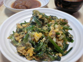 ほうれん草と卵の豆板醤たまごとじ