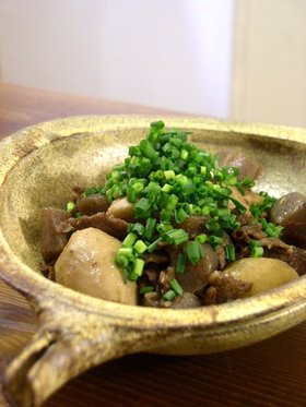牛肉と里芋のコク旨煮◆赤ワインが決め手