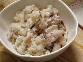簡単炊き込みご飯〈手羽元〉