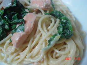 鮭とほうれんそうの豆乳パスタ★
