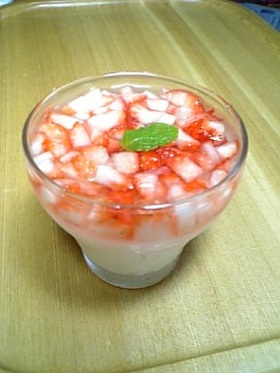 キラキラ☆いちご杏仁豆腐
