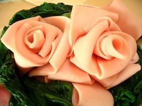 薔薇な魚肉ソーセージ・*:・(人´∀｀)