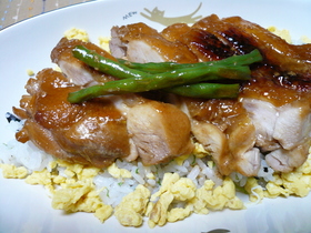 カフェっぽい？照り焼きチキンどんぶり