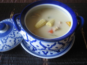 トムカーガイ(鶏肉のココナツミルク煮