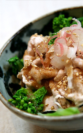 ひと手間で美味しい♪豚肉と菜の花のサラダ