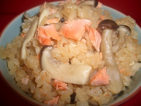 鮭ときのこの炊き込みご飯