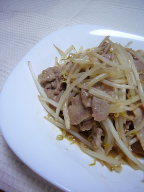 簡単★もやし＆豚肉のオイマヨ炒め