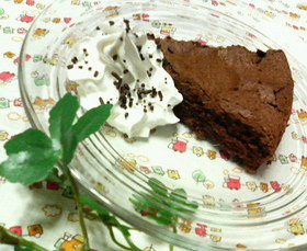 チョコと卵「だけ」で☆チョコレートケーキ