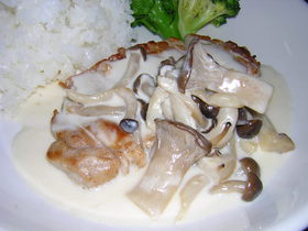 豚肉のきのこクリームソース