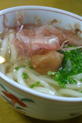 梅かつおうどん