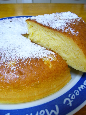 簡単♪炊飯器でふわもちヨーグルトケーキ