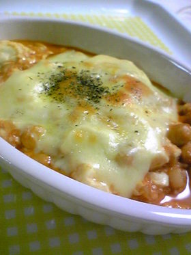 お豆腐と大豆のケチャップグラタン