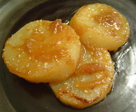 簡単☆こっくり大根ゴマ味噌バター焼き