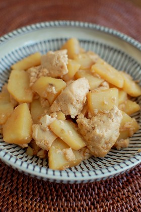 おばぁの味。豆腐とジャガイモの炒り煮
