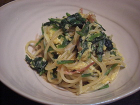 簡単♪ほうれん草ベーコンエッグパスタ