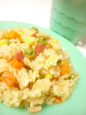 簡単！炊飯器で炊くケチャップピラフ