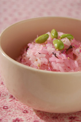 桜色♪枝豆とちりめんじゃこのおこわ