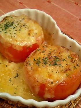 ヤケド注意!熱々トマトカップグラタン