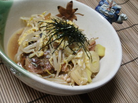 さんまの蒲焼缶ともやしの卵とじ