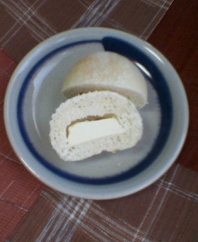 クリームチーズ入りふわふわ白パン♪