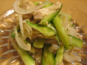 鶏胸肉と新玉ねぎの中華風サラダ