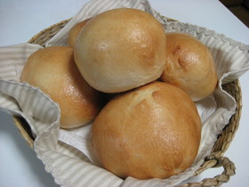 じゅわ～っとトマトバジルパン