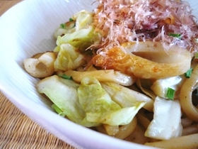 ちくわがメインの焼うどん