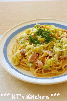 とろとろネギとベーコンのクリームパスタ