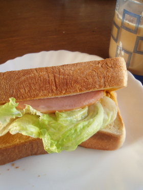セルの好きな　トーストの食べ方～♡