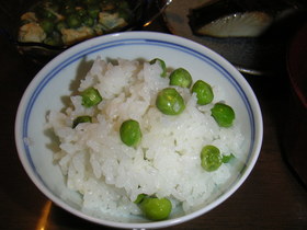うすいえんどうでまめごはん。