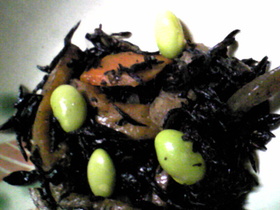 彩りもきれいなひじき煮