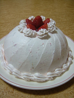 苺の丸いケーキ☆