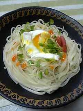 冷やしうどん温玉添え