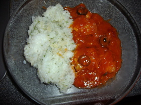 鶏肉のトマトソース煮パセリライス添え