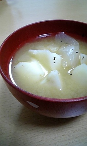 ホク甘ピリリ☆じゃがいもと玉ねぎのみそ汁