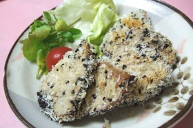 さらに美味しく♪かつおの黒胡麻パン粉焼き