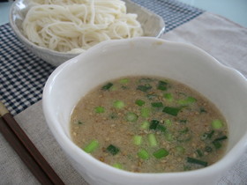 ゴマだれ豚ネギつけ麺！