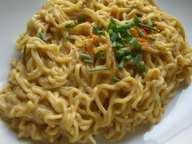 簡単ランチ♪みそ（ラーメン）カルボナーラ